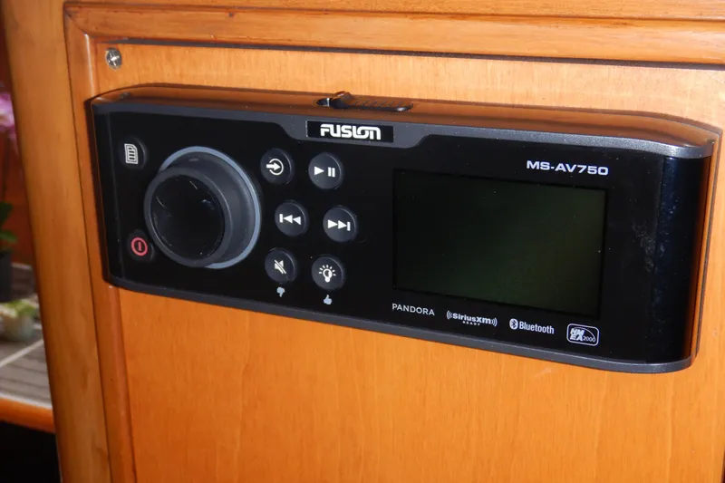 Alaska Sea Duction Yacht Photos Pics Fusion MS-AV750 audio system on 1988 Camargue 48 Cockpit Motor Yacht.