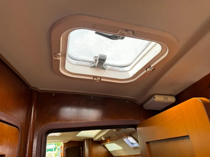 Inishowen Yacht Photos Pics Opening Hatches