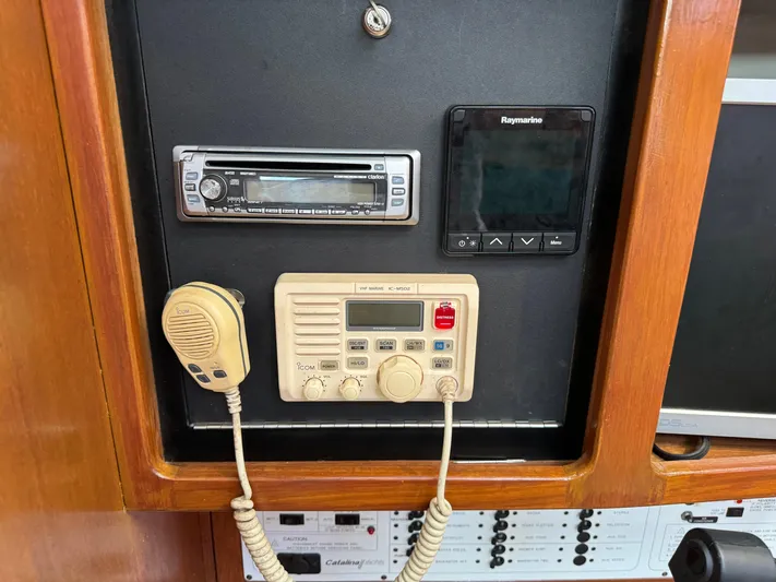 Inishowen Yacht Photos Pics Nav Station Electronics