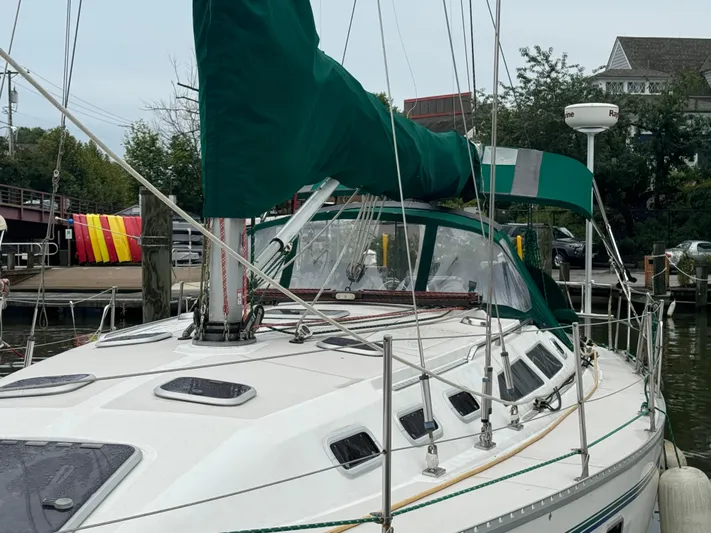 Inishowen Yacht Photos Pics Deck Hatches and Ports