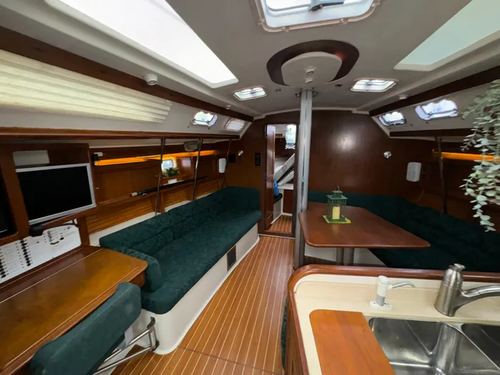 Inishowen Yacht Photos Pics Salon Overview