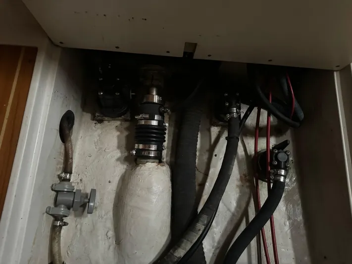 Inishowen Yacht Photos Pics Stuffing Box and Trhuhulls