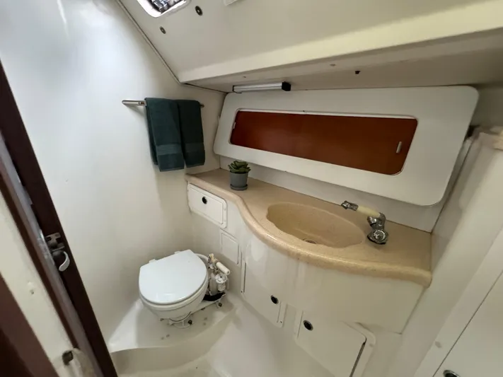 Inishowen Yacht Photos Pics Aft Head