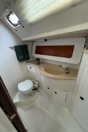 Inishowen Yacht Photos Pics Huge aft Head