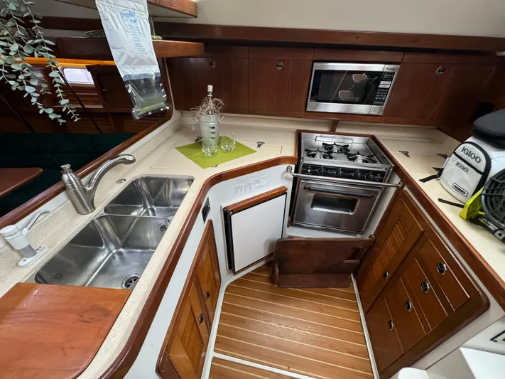 Inishowen Yacht Photos Pics Nice Galley