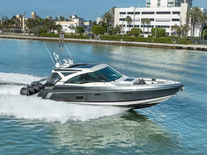  Yacht Photos Pics 2020 Formula 430 Super Sport Crossover - Image 1