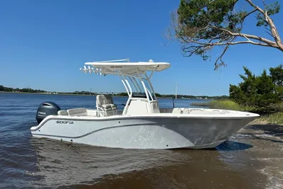 Sea Fox 228 Commander