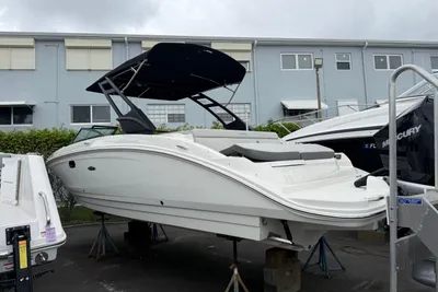 Sea Ray SDX 270