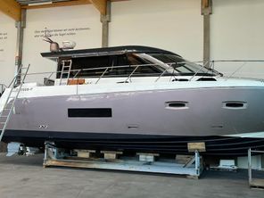 Sealine C48