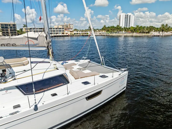 Sundance Yacht Photos Pics 