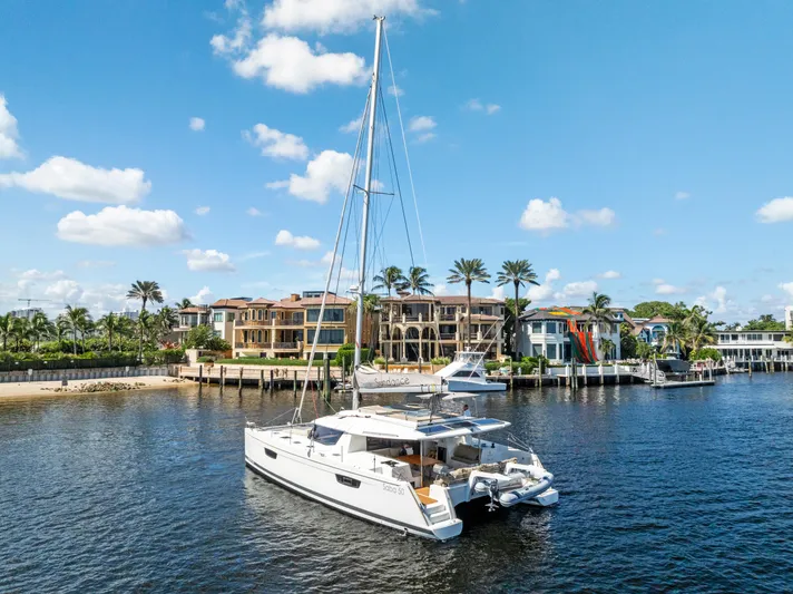 Sundance Yacht Photos Pics 