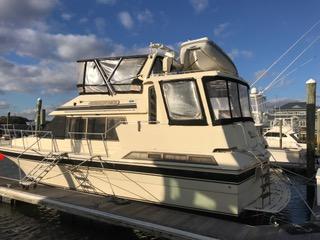 1989 Vista 43 Motor Yacht