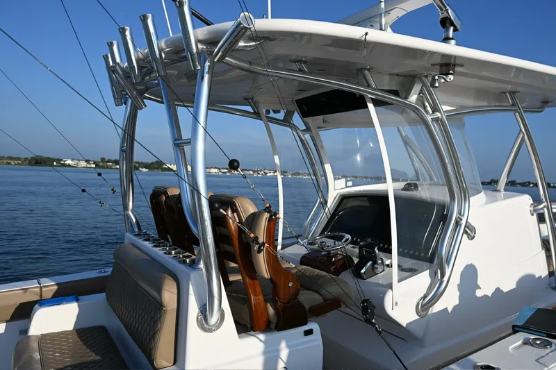 Anuket Yacht Photos Pics 2020 Valhalla Boatworks V-37 - Image 2