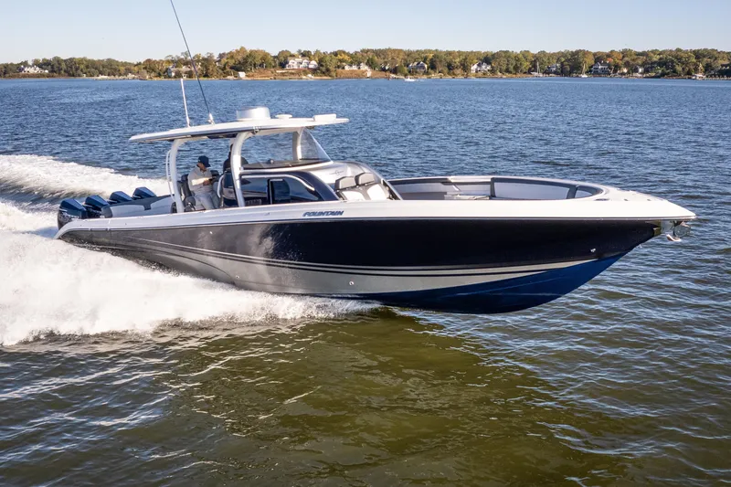 In Too Deep Yacht Photos Pics 