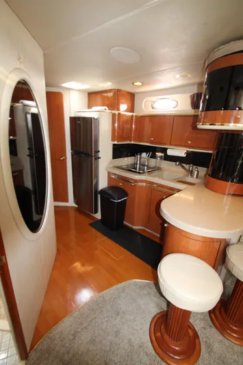  Yacht Photos Pics 1998 Sea Ray 500 Sundancer yacht kitchen with modern amenities.
