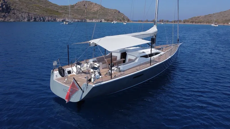 Touché Yacht Photos Pics Sailing yacht "Windseeker Raised Pilot Saloon" 2010 model on calm blue waters.
