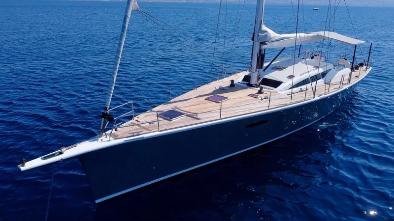 Touché Yacht Photos Pics Windseeker Raised Pilot Saloon 2010 yacht sailing on calm blue sea.