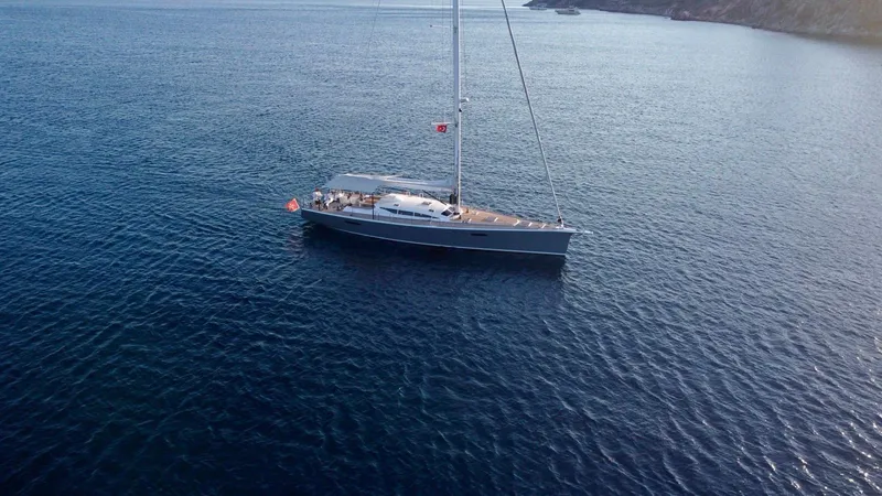 Touché Yacht Photos Pics Sailing yacht "Windseeker Raised Pilot Saloon" 2010 model on calm blue sea.
