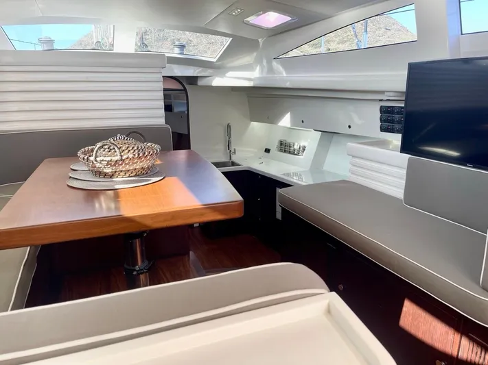 Touché Yacht Photos Pics 