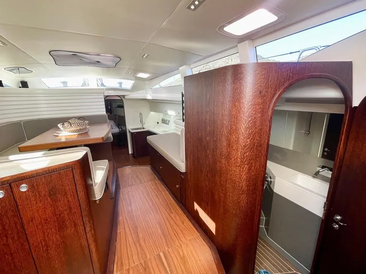 Touché Yacht Photos Pics 