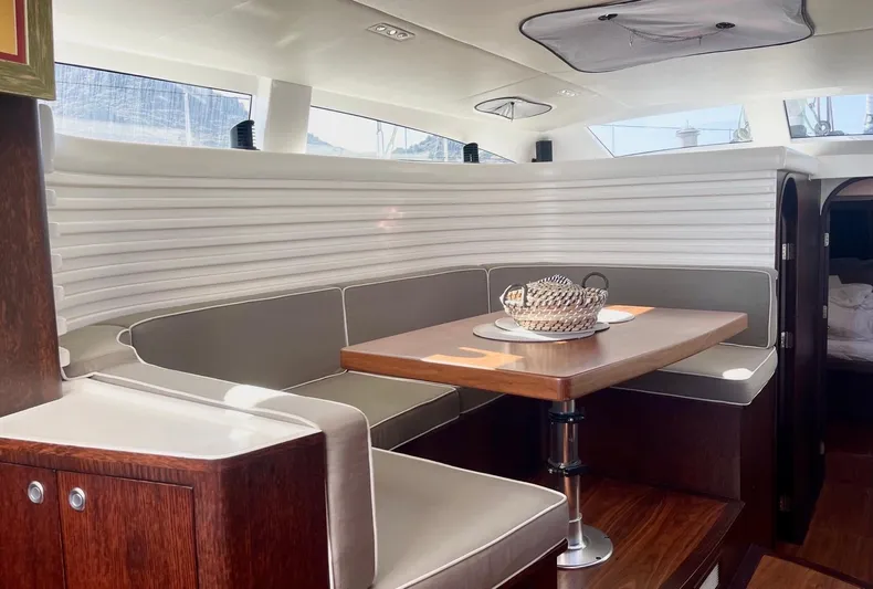 Touché Yacht Photos Pics 