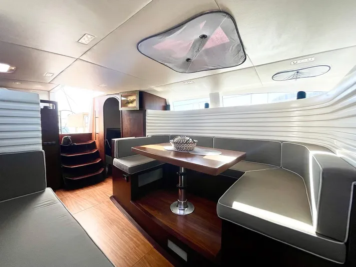 Touché Yacht Photos Pics 