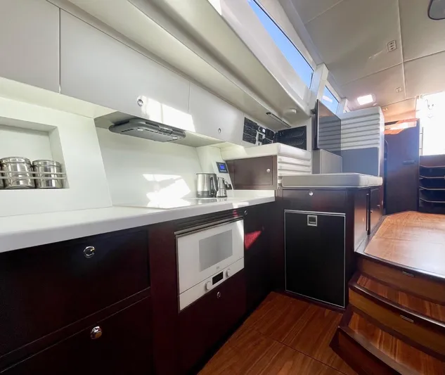 Touché Yacht Photos Pics 