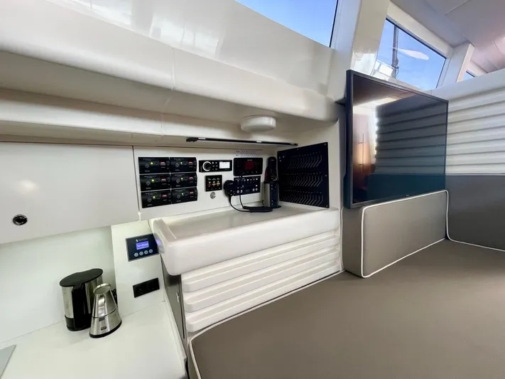 Touché Yacht Photos Pics 