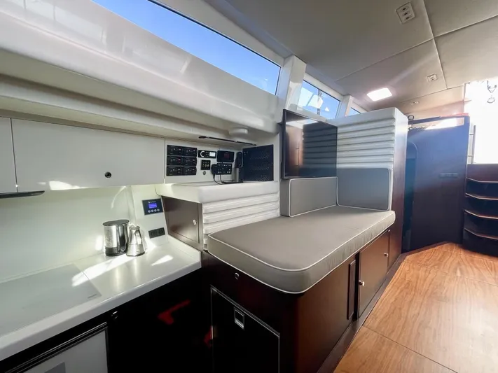 Touché Yacht Photos Pics 