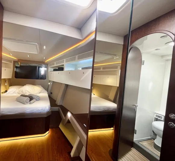 Touché Yacht Photos Pics 