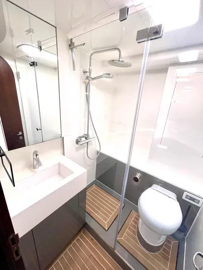 Touché Yacht Photos Pics 