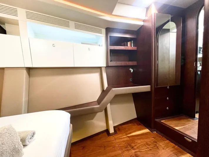 Touché Yacht Photos Pics 