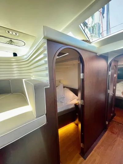 Touché Yacht Photos Pics 