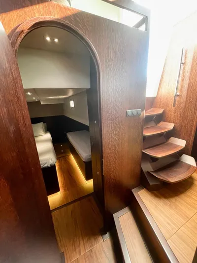 Touché Yacht Photos Pics 