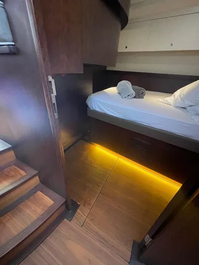 Touché Yacht Photos Pics 