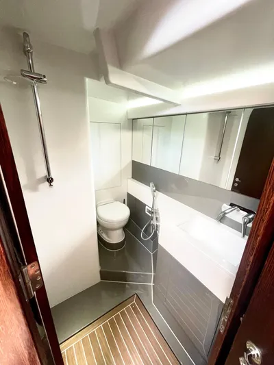 Touché Yacht Photos Pics 