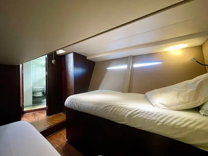 Touché Yacht Photos Pics 