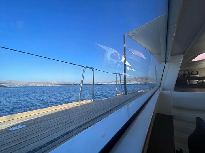 Touché Yacht Photos Pics 