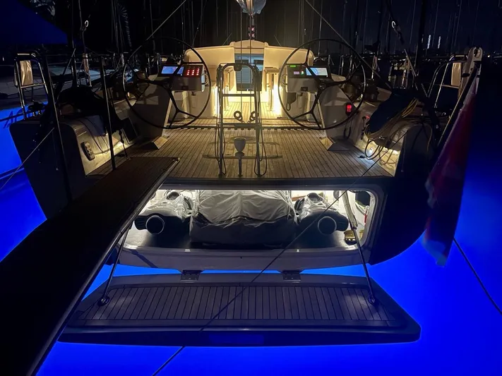 Touché Yacht Photos Pics 