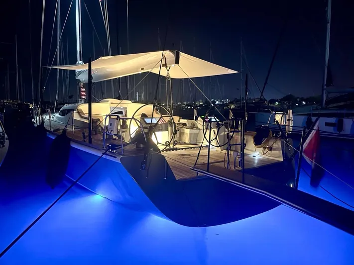 Touché Yacht Photos Pics 