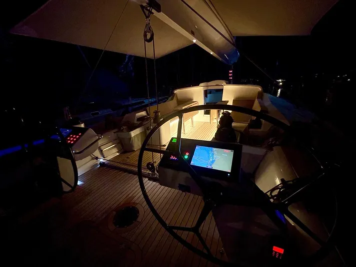 Touché Yacht Photos Pics 