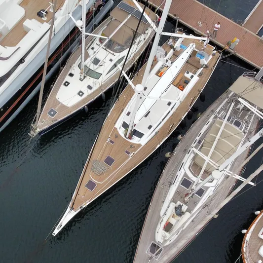 Touché Yacht Photos Pics 