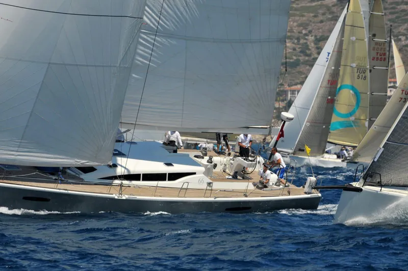 Touché Yacht Photos Pics Sailing yacht Windseeker Raised Pilot Saloon 2010 in a competitive regatta.