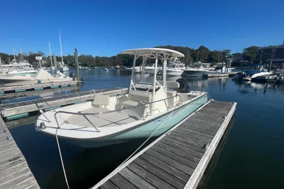 Boston Whaler 210 Montauk