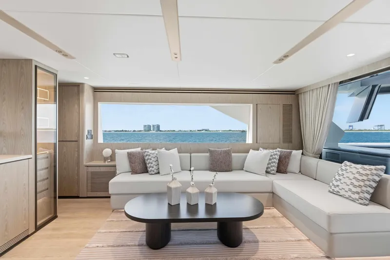 Horizon Fd100-914 / Available Flibs 2025 Yacht Photos Pics Luxurious interior of 2026 Horizon FD100 yacht with elegant seating and ocean view.