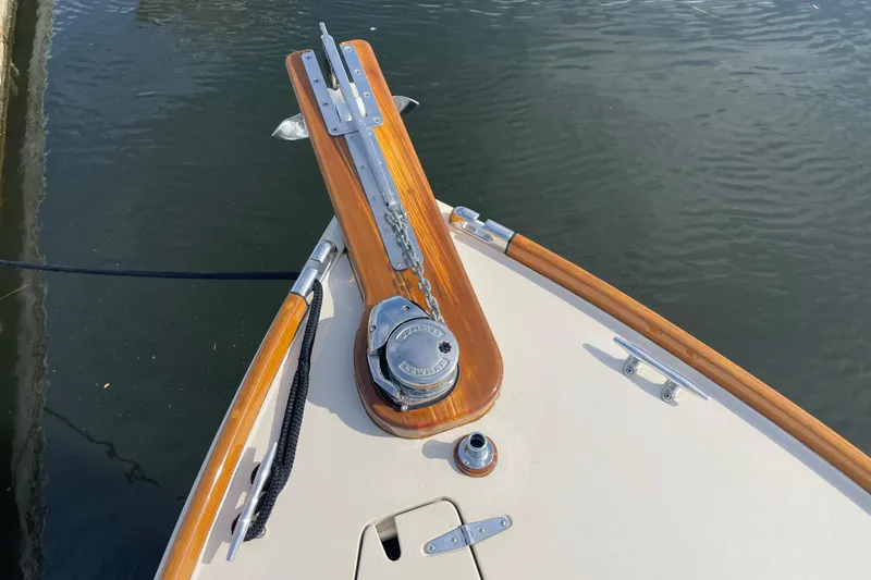 Sea Glass Yacht Photos Pics Bow of 2015 CH Marine Shelter Island Runabout with anchor and teak detailing.