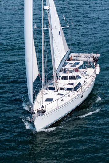 Cinchona Yacht Photos Pics Sailing yacht Outbound 52, 2020 model, cruising on open water.