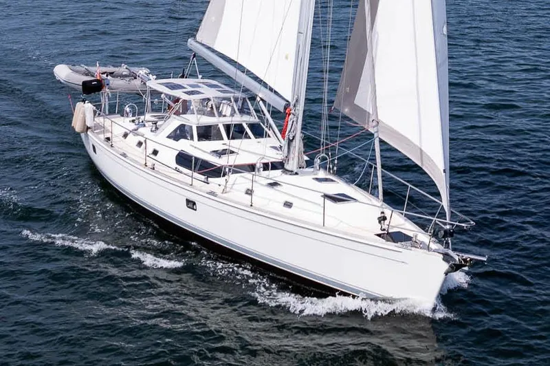 Cinchona Yacht Photos Pics Sailing yacht Outbound 52, 2020 model, cruising on open water.