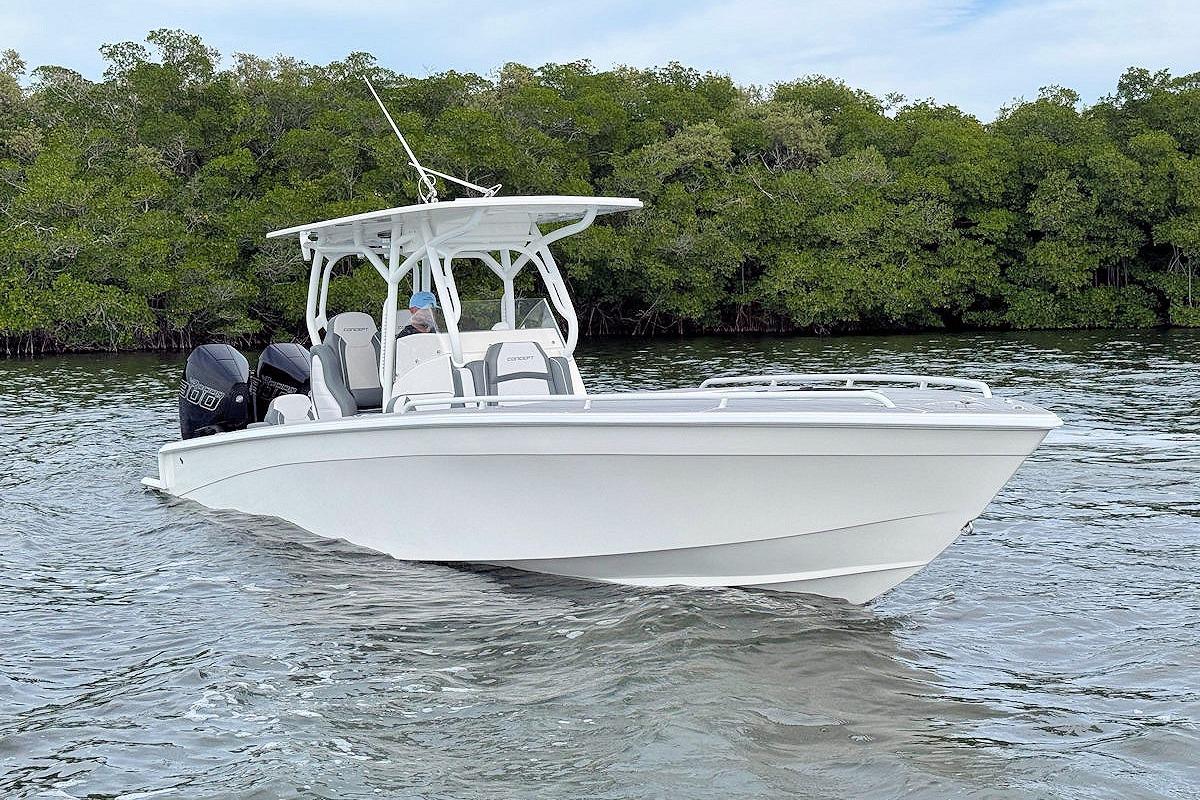 Concept 30&#x27; Cuddy Cabin