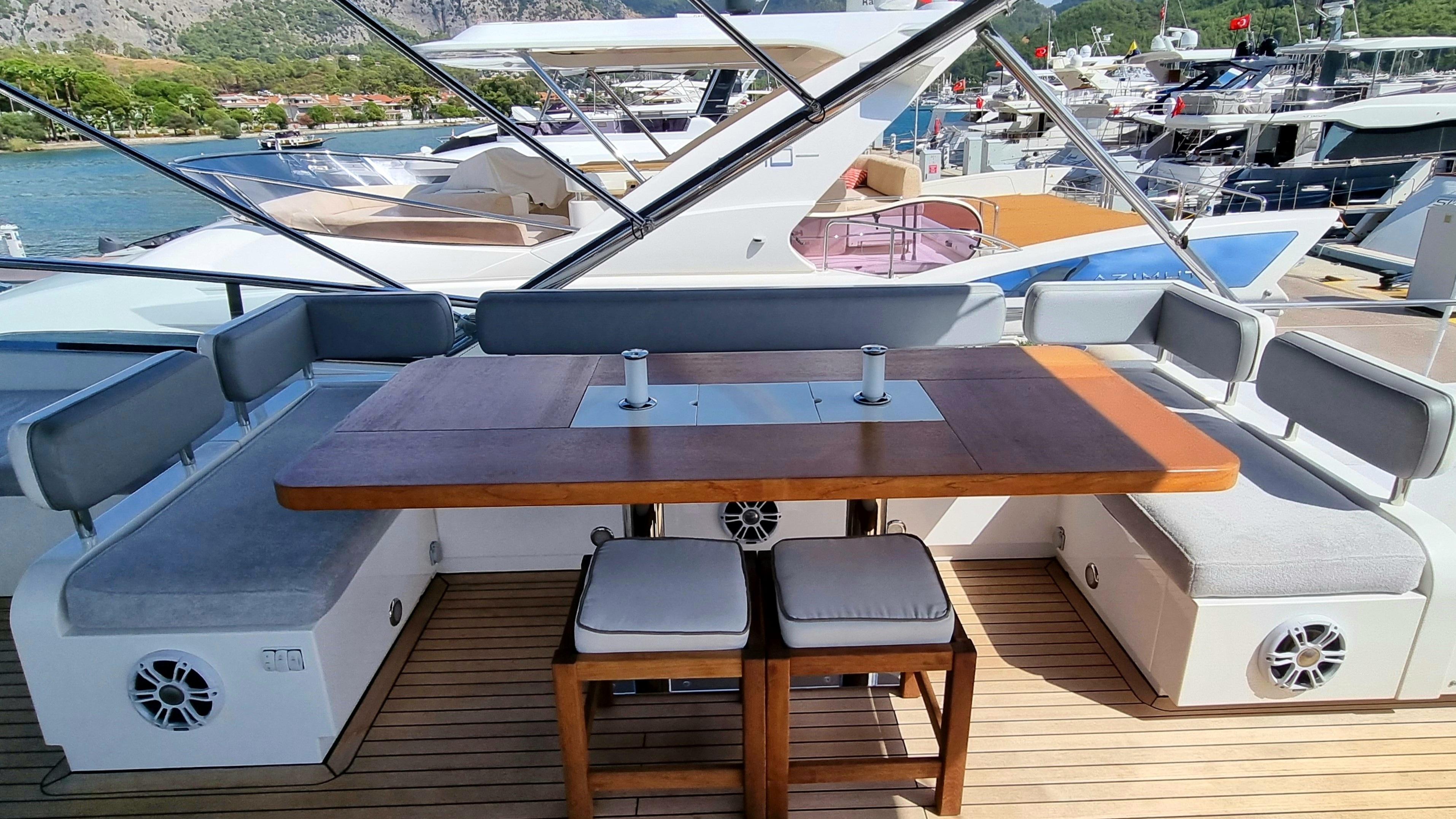 2015 Fairline Squadron 65 Flybridge for sale - YachtWorld